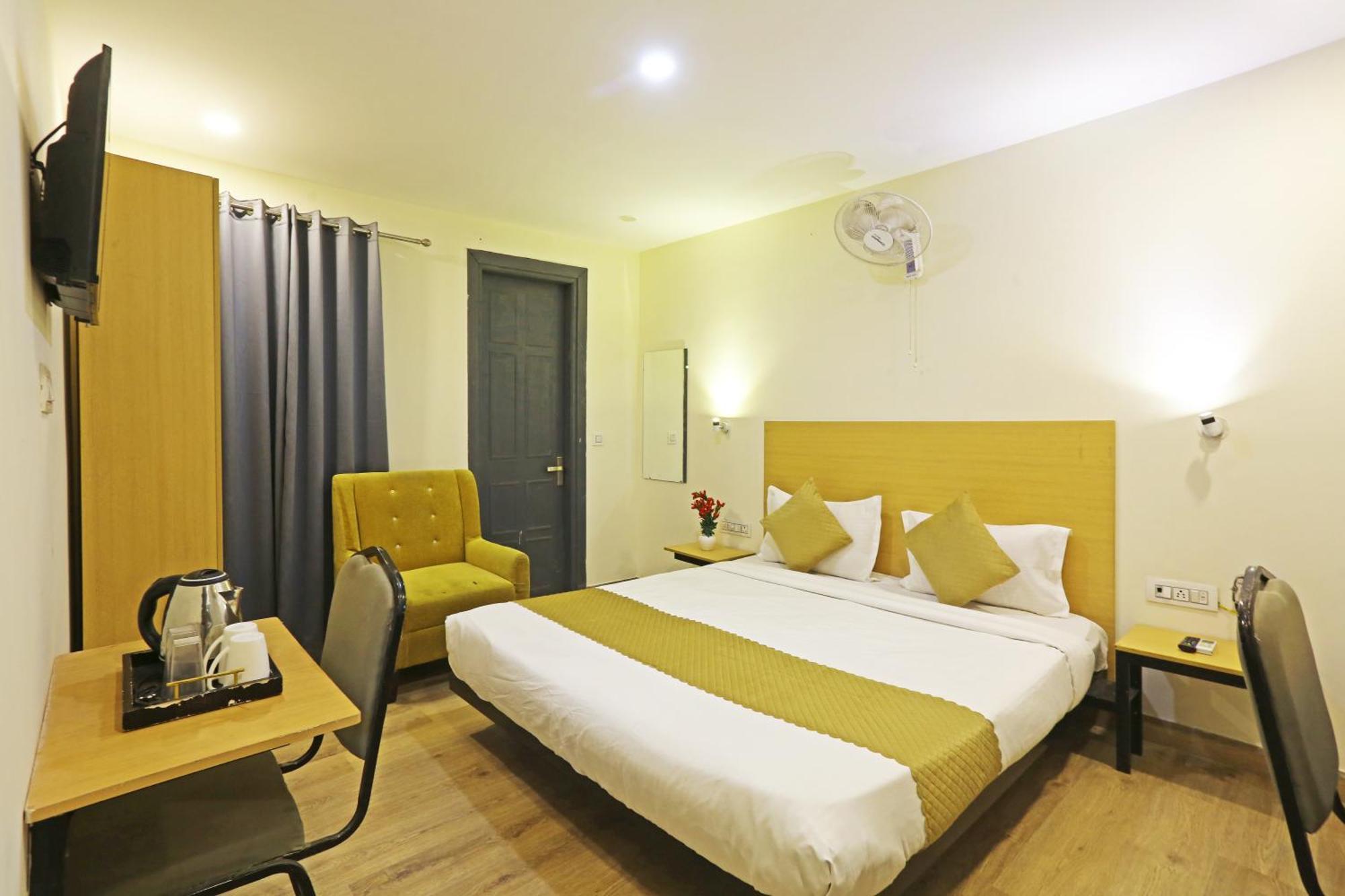Hotel Twamev Residency Uttam Nagar Couple Friendly Delhi  Exterior photo