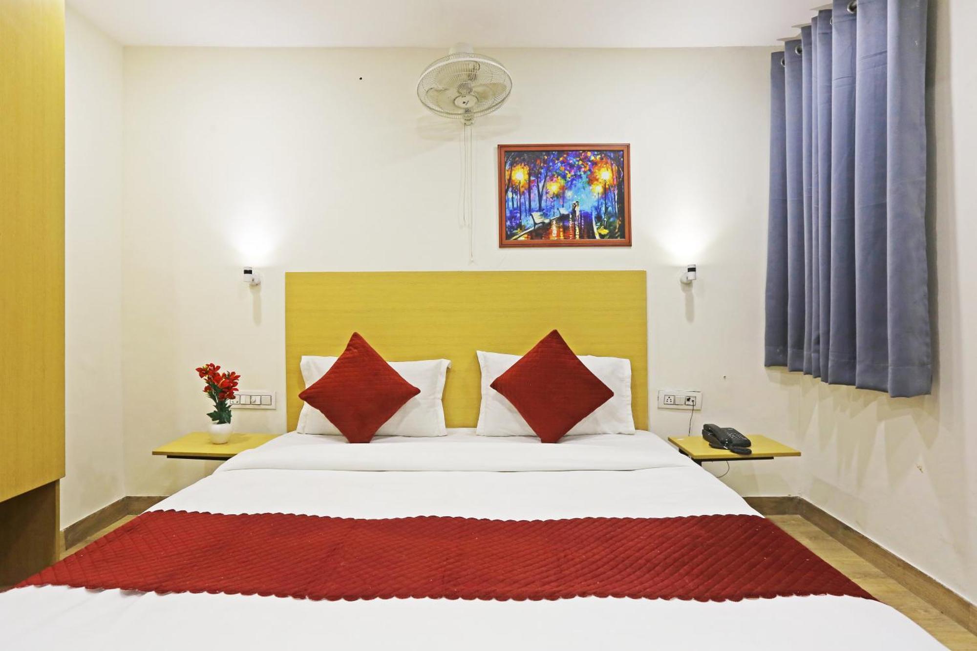 Hotel Twamev Residency Uttam Nagar Couple Friendly Delhi  Exterior photo