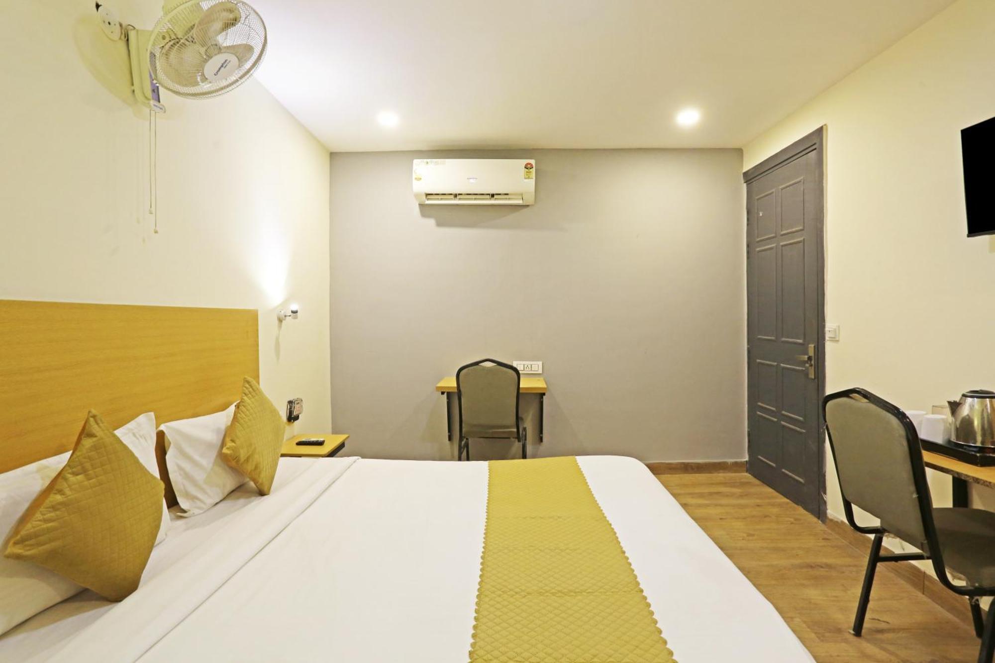 Hotel Twamev Residency Uttam Nagar Couple Friendly Delhi  Exterior photo
